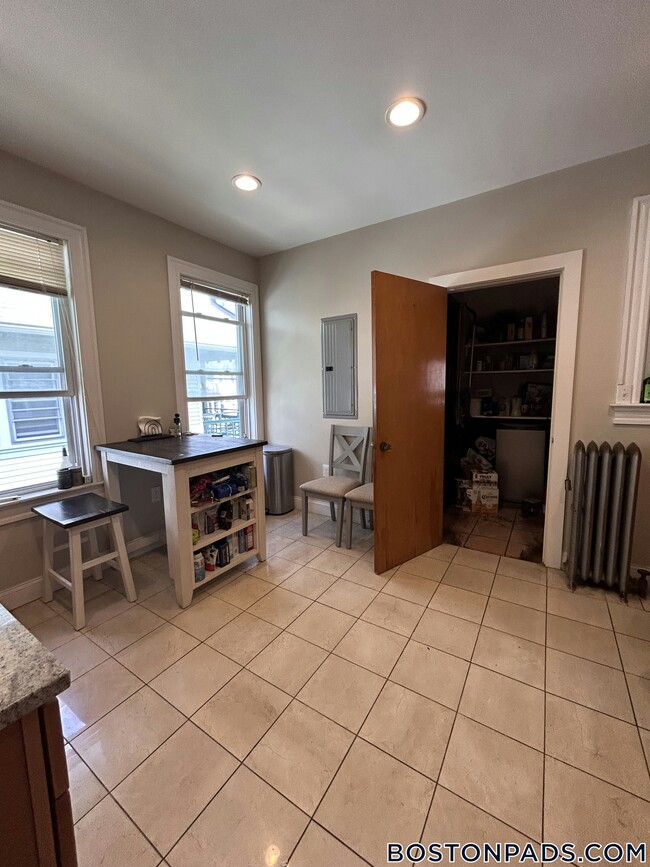 Photo - 101 Glenville Ave Unidad 2