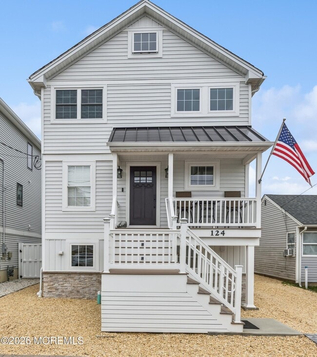 Building Photo - 124 2nd Ave