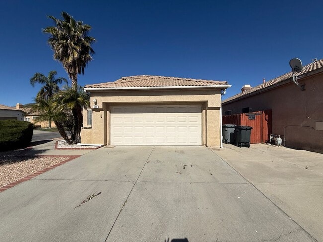 Building Photo - 2 Bedroom 2 Bath