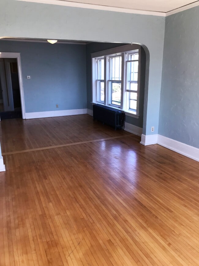 Photo - 1927 E 5th St Unidad 2