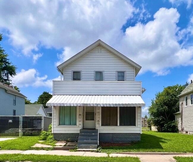 Building Photo - 732 24th St Unit 732 1/2 Rental