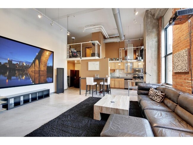 Building Photo - 250 Park Ave Unit 213