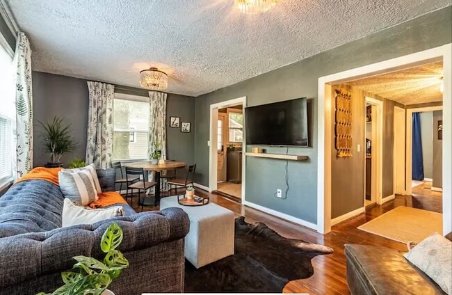 Living room from front entrance - 3126 Post St