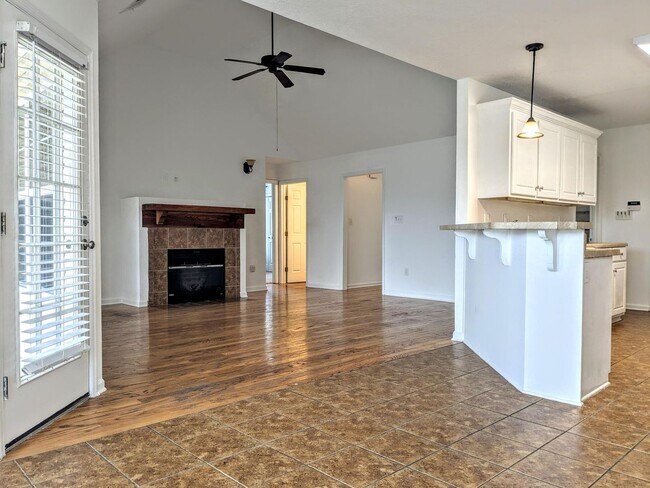 Photo - 508 Simoni Pl