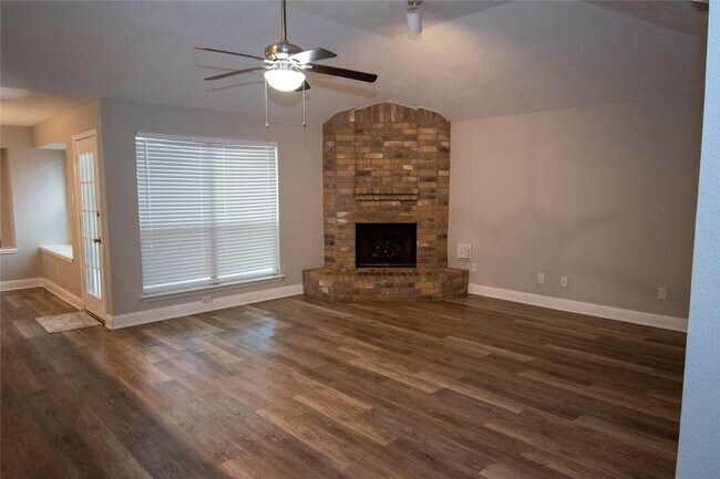 Photo - 1009 Wildwood Dr