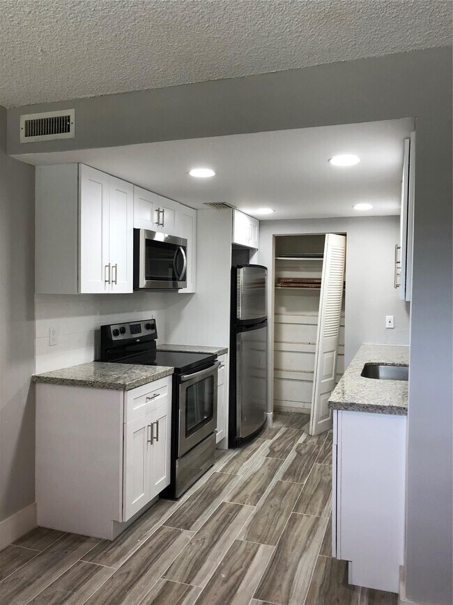 Photo - 500 NE 2nd St Unit 215