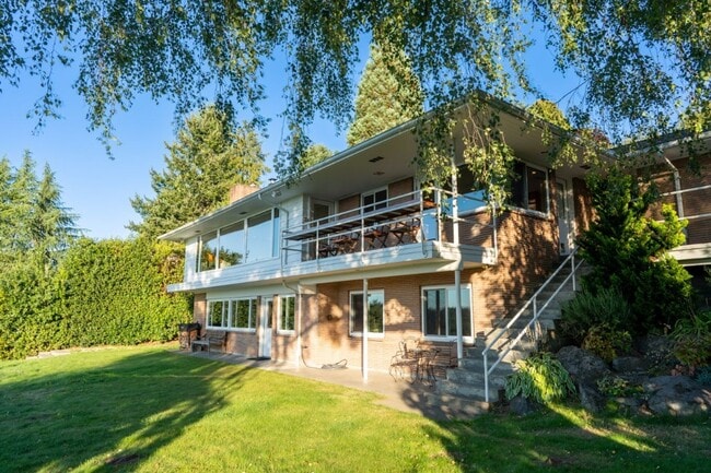 Building Photo - 3bd/1.5ba Burien House
