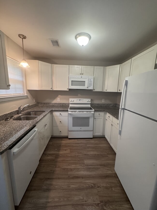 Photo - 1728 Fairfax Dr