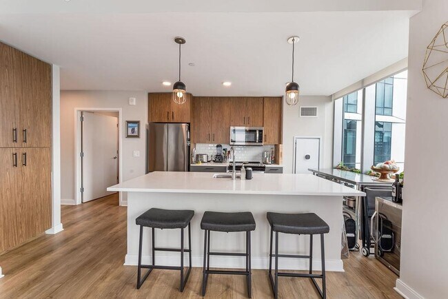 Photo - 25 Christopher Columbus Dr