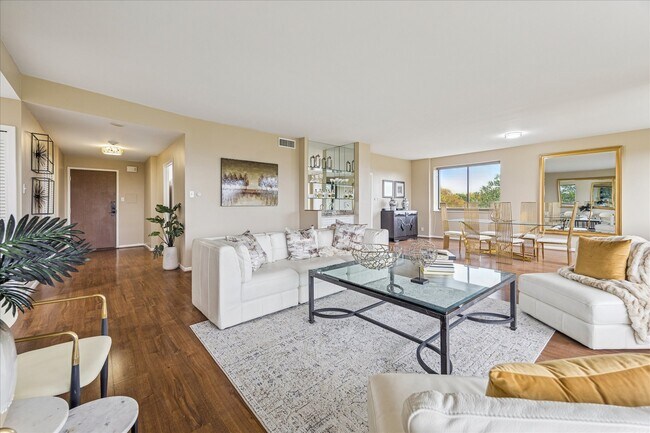 Photo - 49 Briar Hollow Ln Unit 505