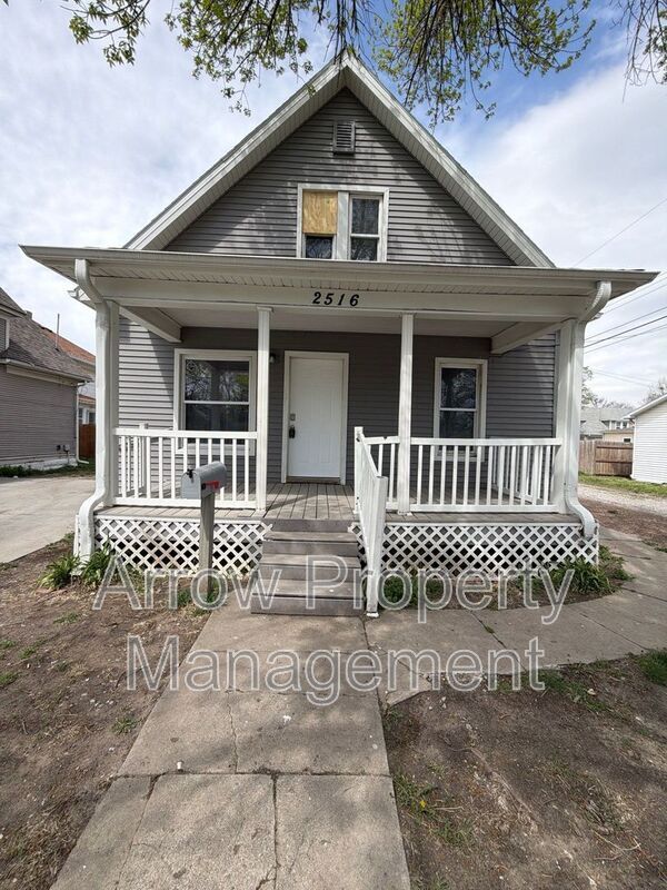 Building Photo - 2516 Dudley St