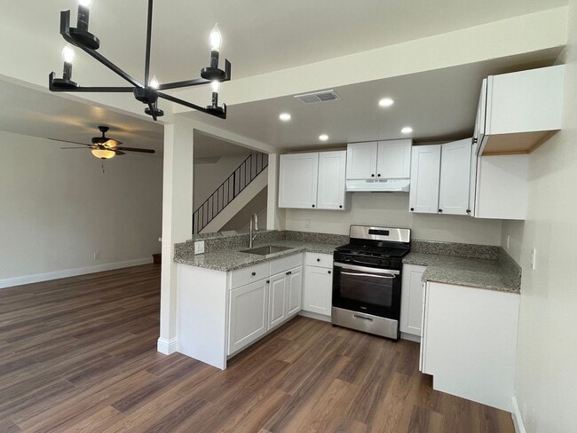 Photo - Fully Remodeled – 2 Bed / 1.5 Bath Unit 3