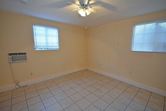 Photo - 8920 Haddon Ave