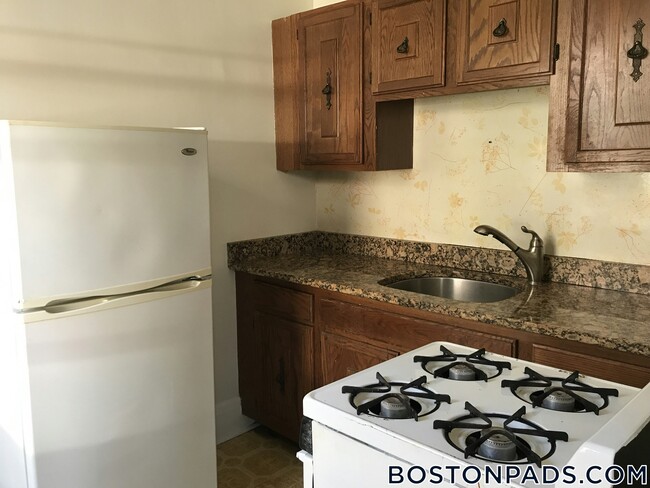 Photo - 349 Pleasant St Unidad B1-8