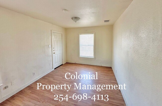 Photo - Cozy 1 bedroom 1 bath duplex House