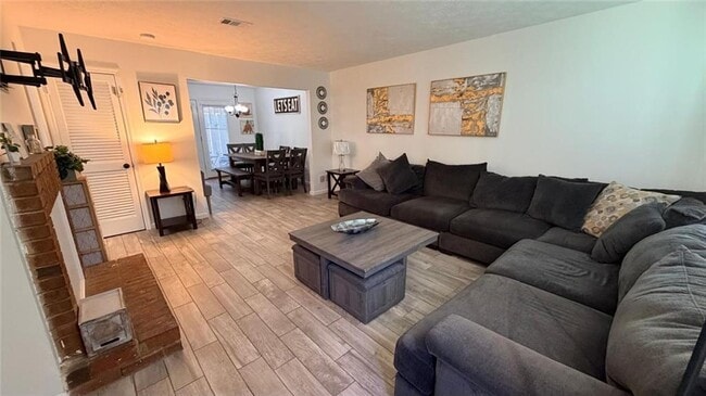 Photo - 250 Mill Creek Pl