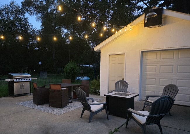 Photo - 915 Mackow Dr