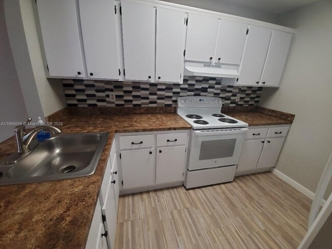 Photo - 2570 W 67th Pl Unidad 21-2