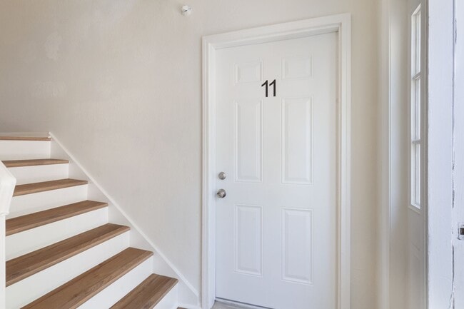 Building Photo - 641 Powder Springs St Unit 11