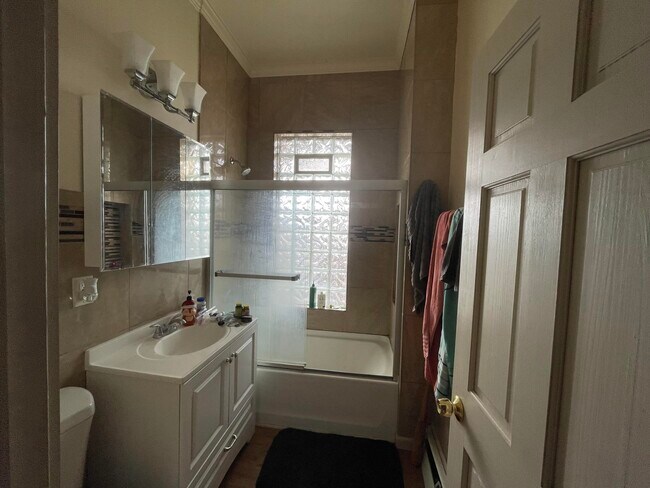 Photo - 1305 N Milwaukee St