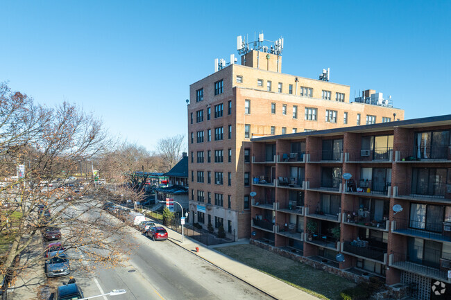 Photo - Jeffery Parkway Apartments