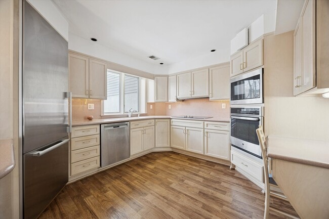 Photo - 113 Harvest Ln