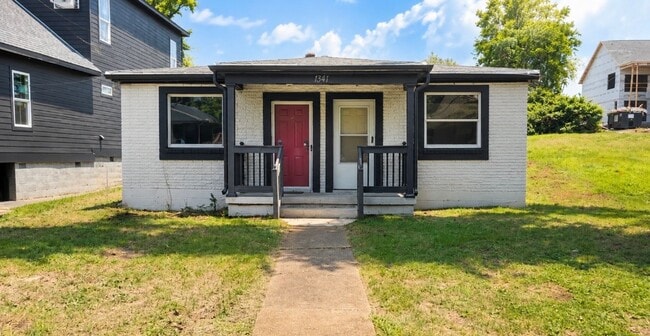 Building Photo - 730 29th Ave N Unit A