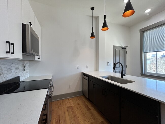 1725 Elm St Unit 4
