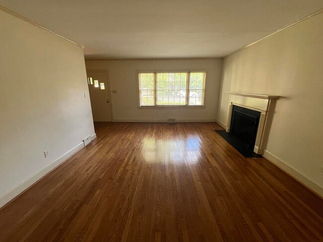 Photo - 405 Holiday Rd