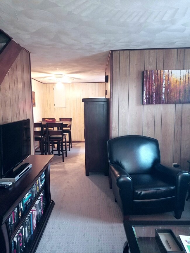 Photo - 428 Tipton Rd