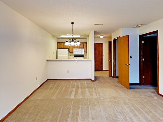 Image_V8pmrPjezB.jpg - Willowbrook Court