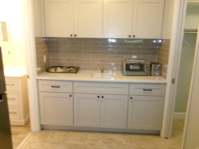 Photo - 1870 Mid Ocean Cir Unidad Mother in Law Suite