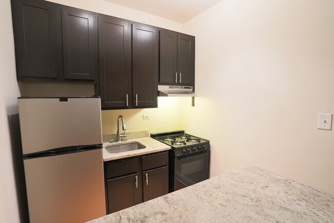 Photo - 4614 N Paulina St Unit A09C