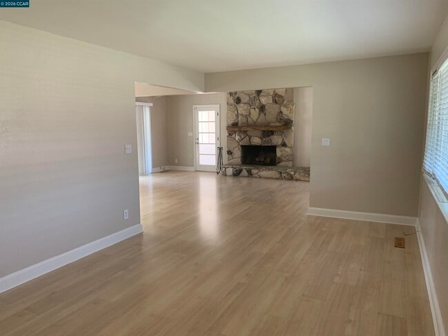 Photo - 1608 Claycord Ave