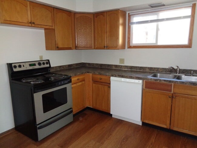 Photo - 5200 Myrtle St