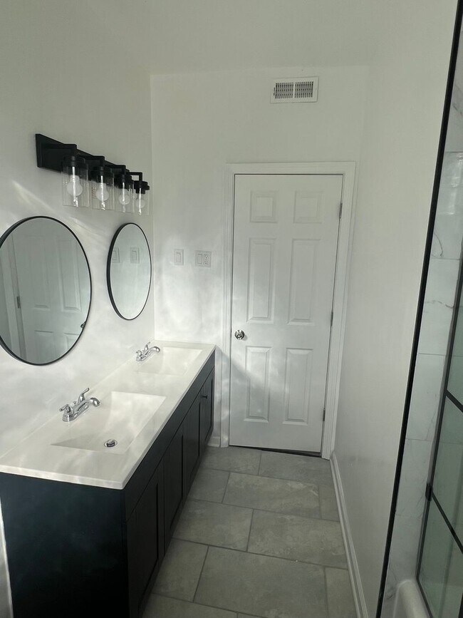 Photo - 8445 S Ingleside Ave