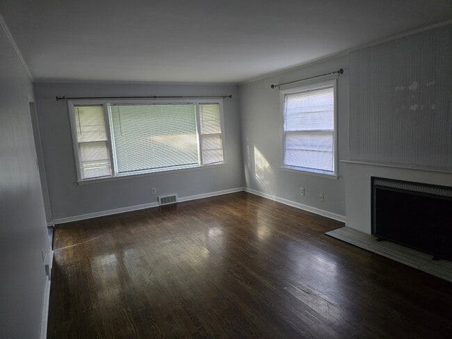 Photo - 2385 Rutherford Rd