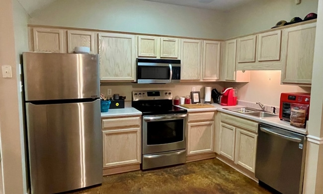 Photo - 3 Bed/2 Bath