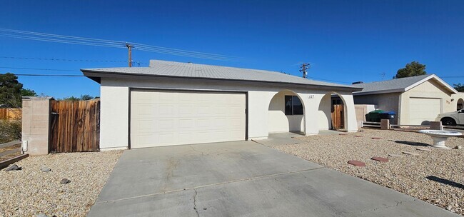 Building Photo - Cozy 3-bedroom, 2-bath with NEW Mini Split... Rental