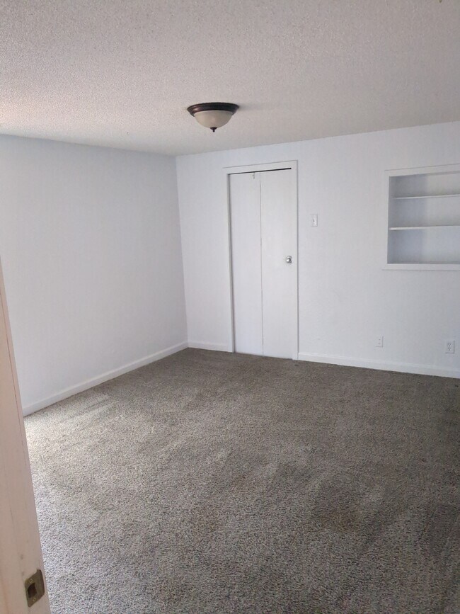 Bedroom - 1871 SE Van Skiver Rd Casa