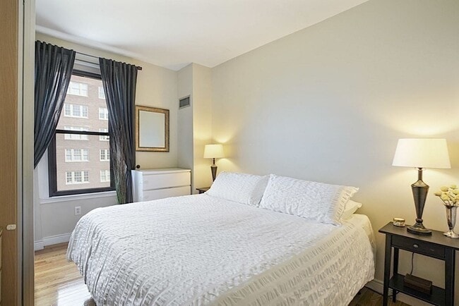 Photo - 10 Charlesgate E Unit 503