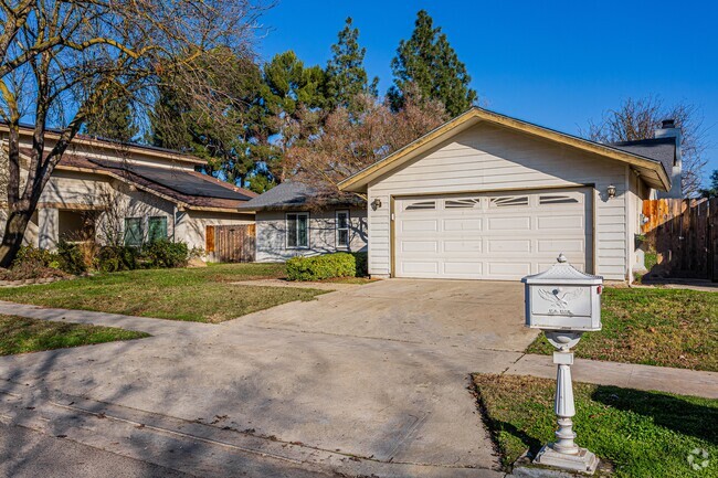 Building Photo - 8250 N Calaveras St Rental