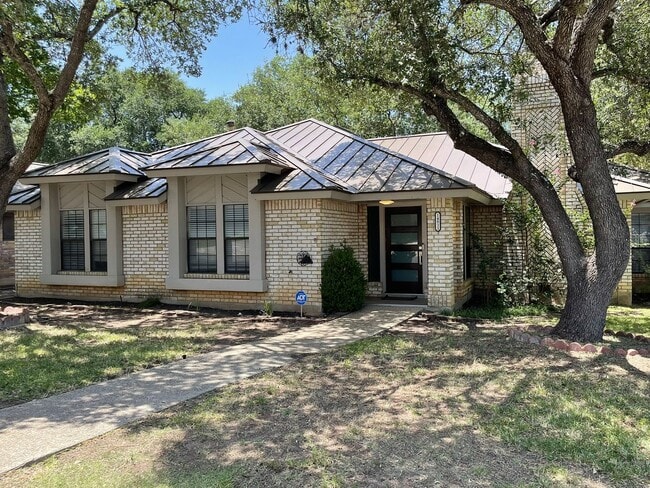 Building Photo - Stunning home @Churchill Estates 4/2/2