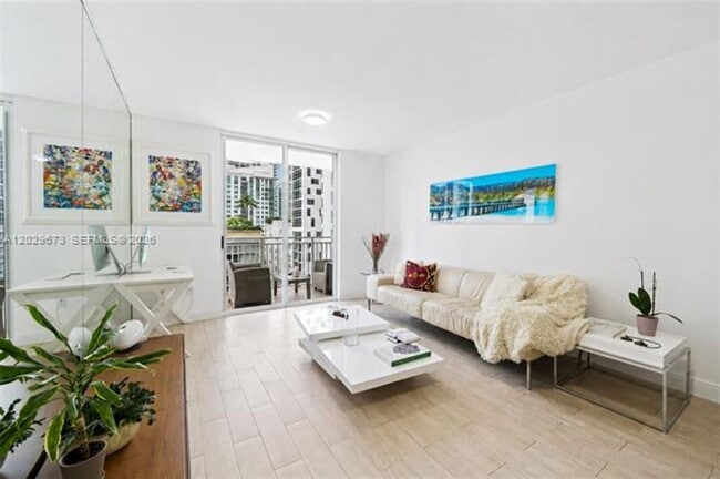 Photo - 185 SE 14th Terrace Unidad 185 SE 14th Ter # 1410