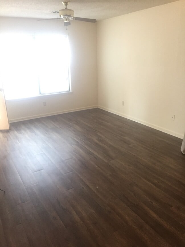 Photo - 4807 Oak Meadow Dr