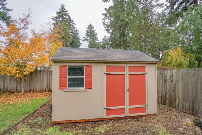 Photo - THREE BEDROOM HOUSE IN VANCOUVER