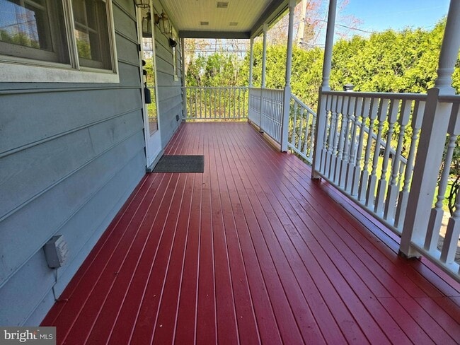 242 S Sugan Rd