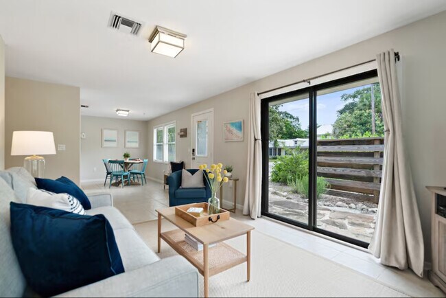 Photo - 2475 Alameda Avenue