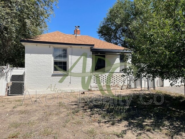 Building Photo - 1702 Van Buren St