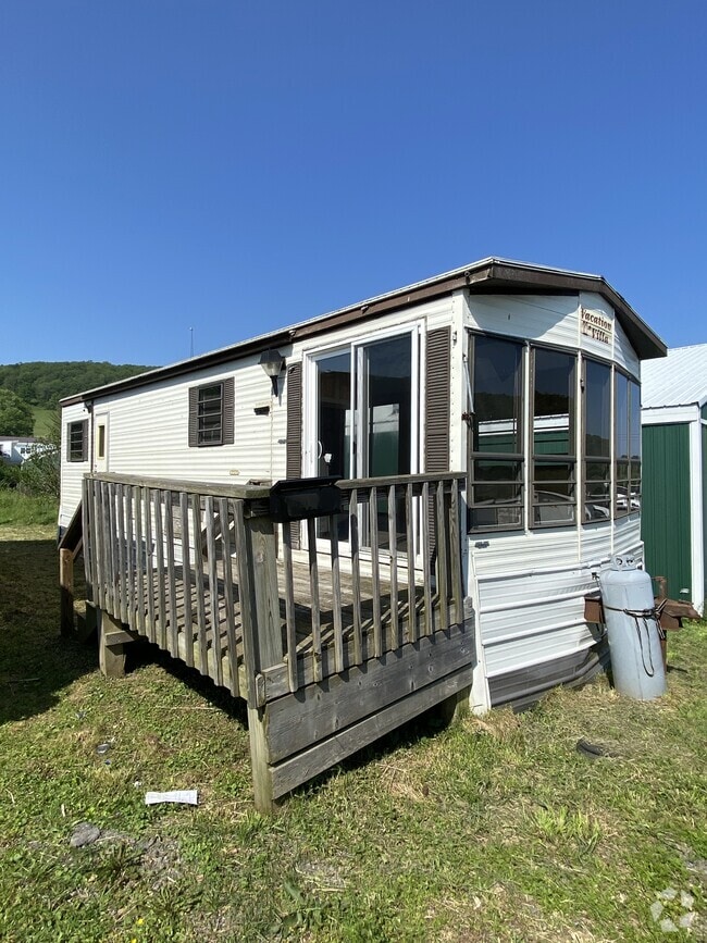 Building Photo - 105 4th St Rental